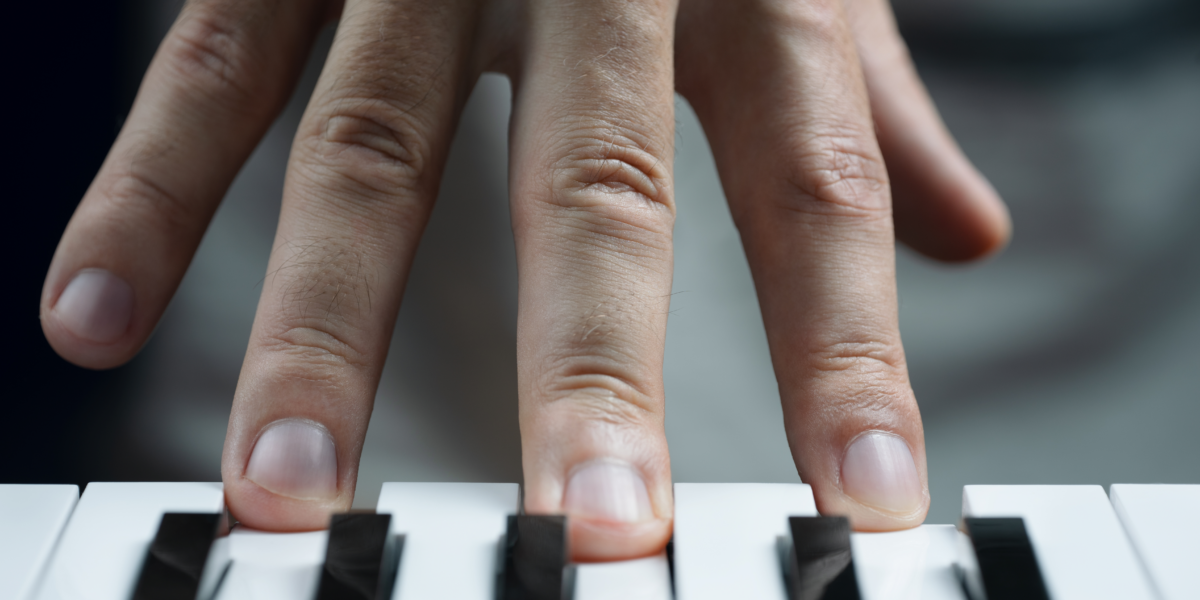 Playing the D Minor Chord on Piano - Learn to Play an Instrument with