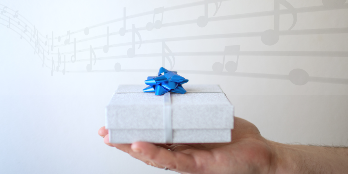 23 Piano Gift Ideas for All Kinds of Pianists - Learn to Play an Instrument  with step-by-step lessons | Simply Blog