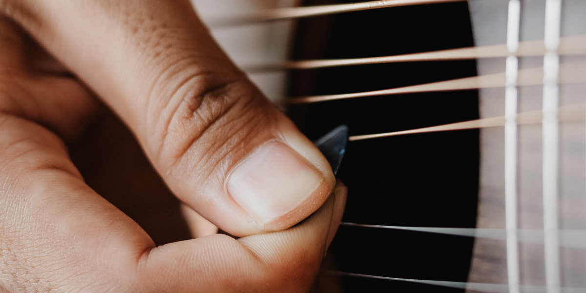 How do you play chords without strumming pattern? Just strum it